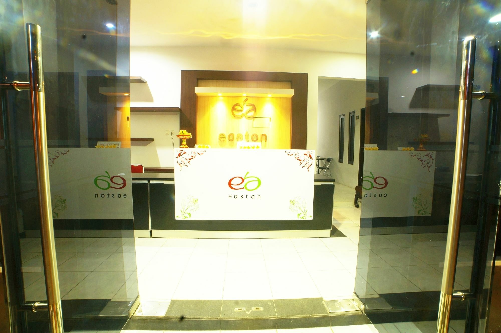 Easton Kuta Homestay Екстер'єр фото