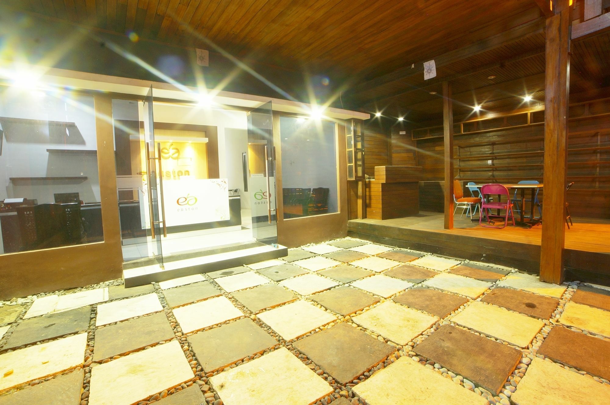 Easton Kuta Homestay Екстер'єр фото