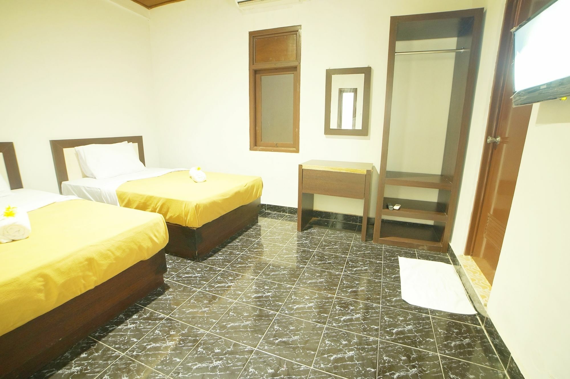 Easton Kuta Homestay Екстер'єр фото