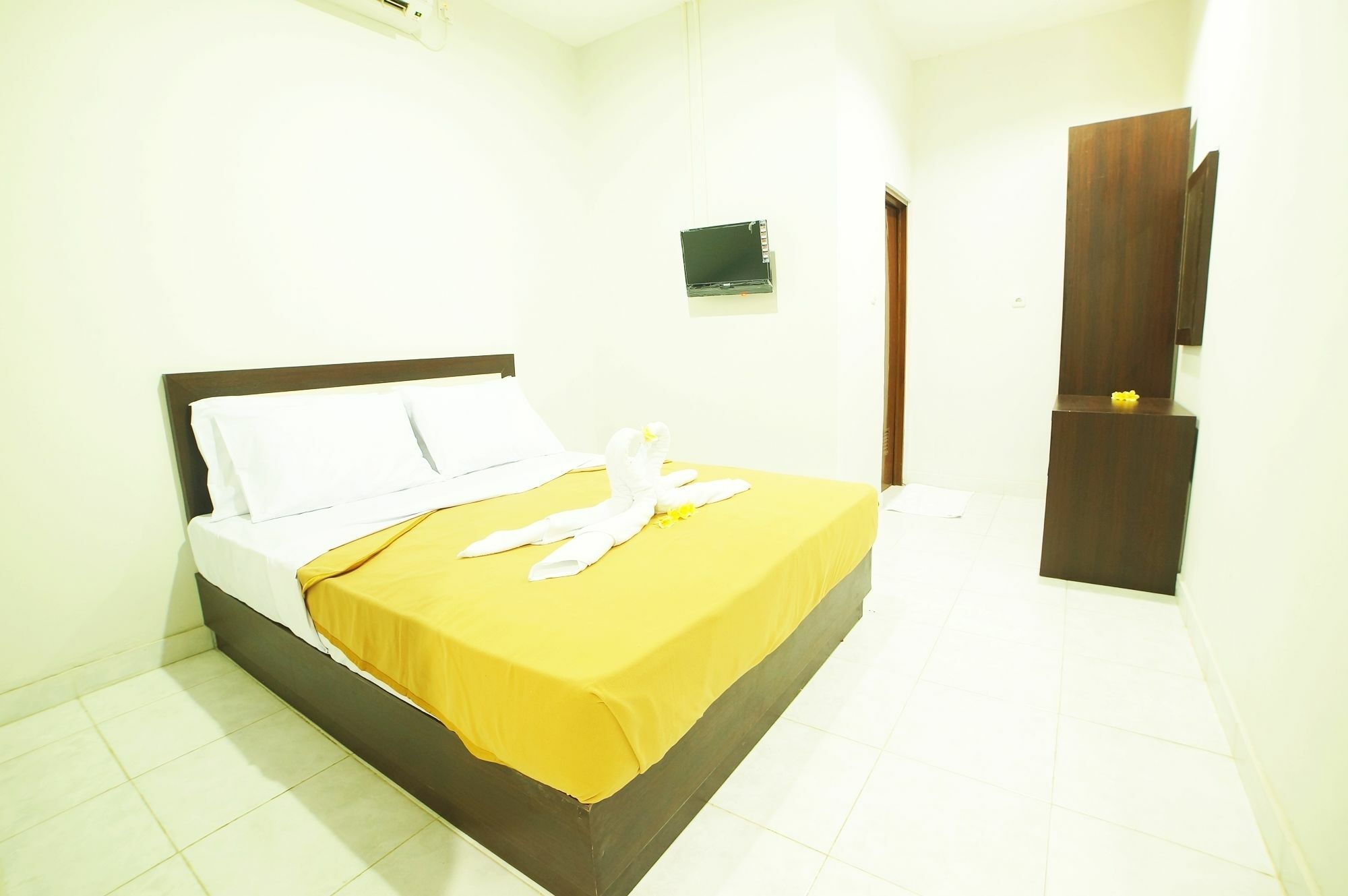Easton Kuta Homestay Екстер'єр фото