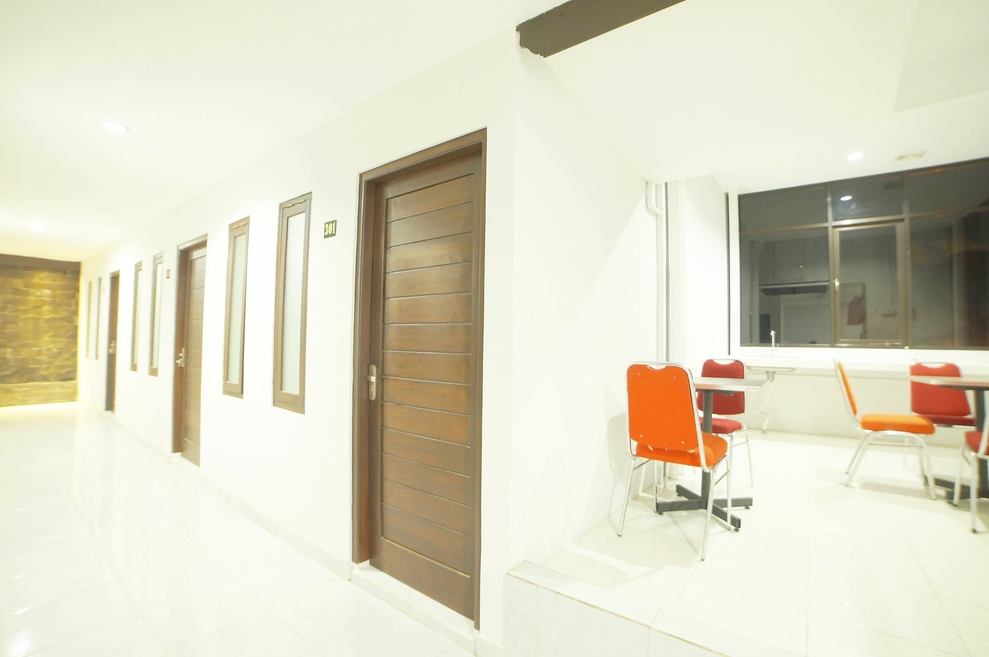 Easton Kuta Homestay Екстер'єр фото